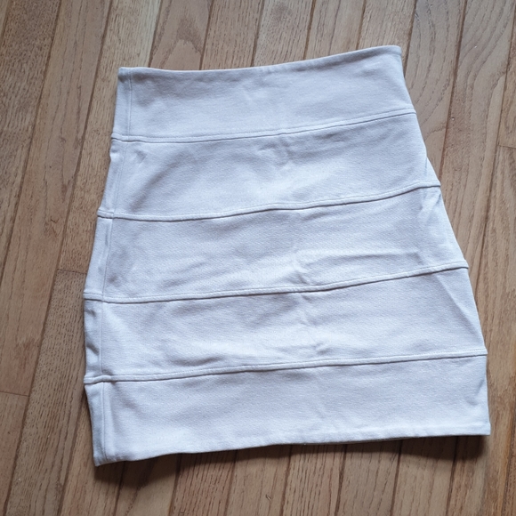 Baby pink Aritzia bandage skirt - Picture 2 of 4